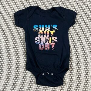 Short sleeve onesie, size 6 months